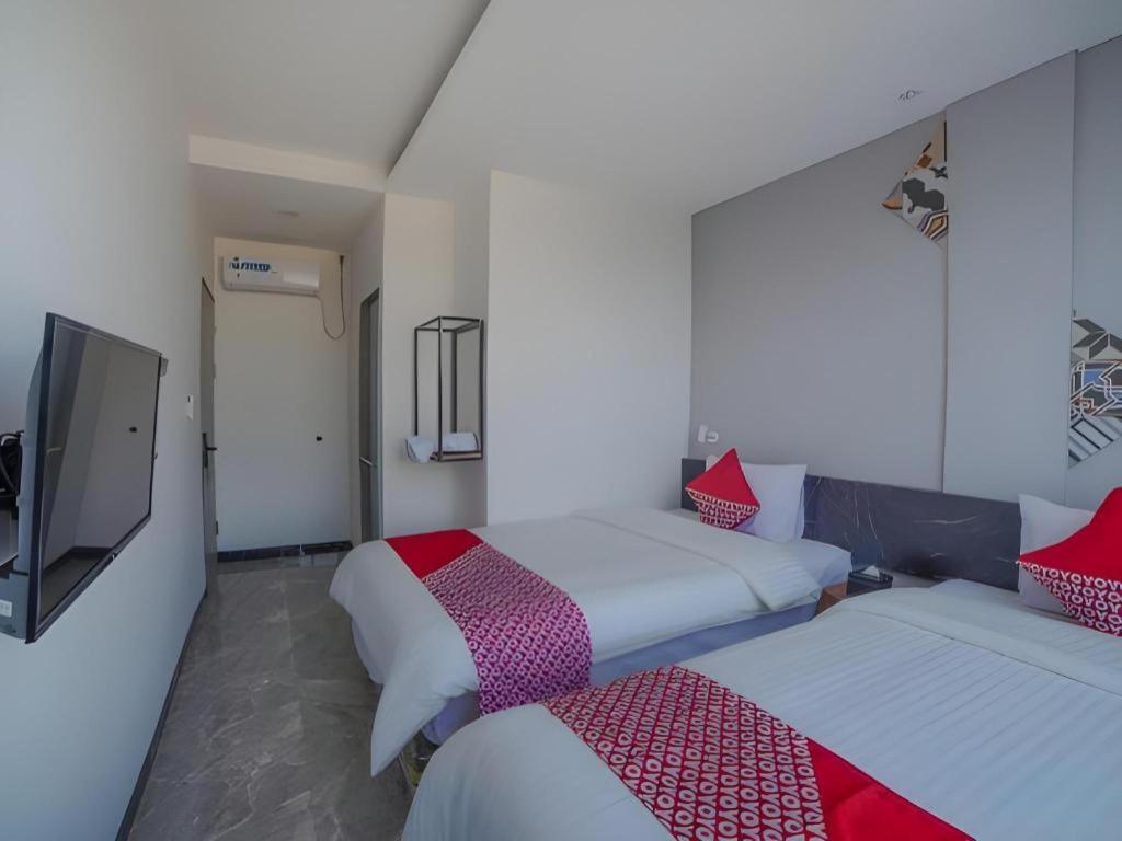 Oyo 90697 Hotel Wisata Dumai Exterior photo